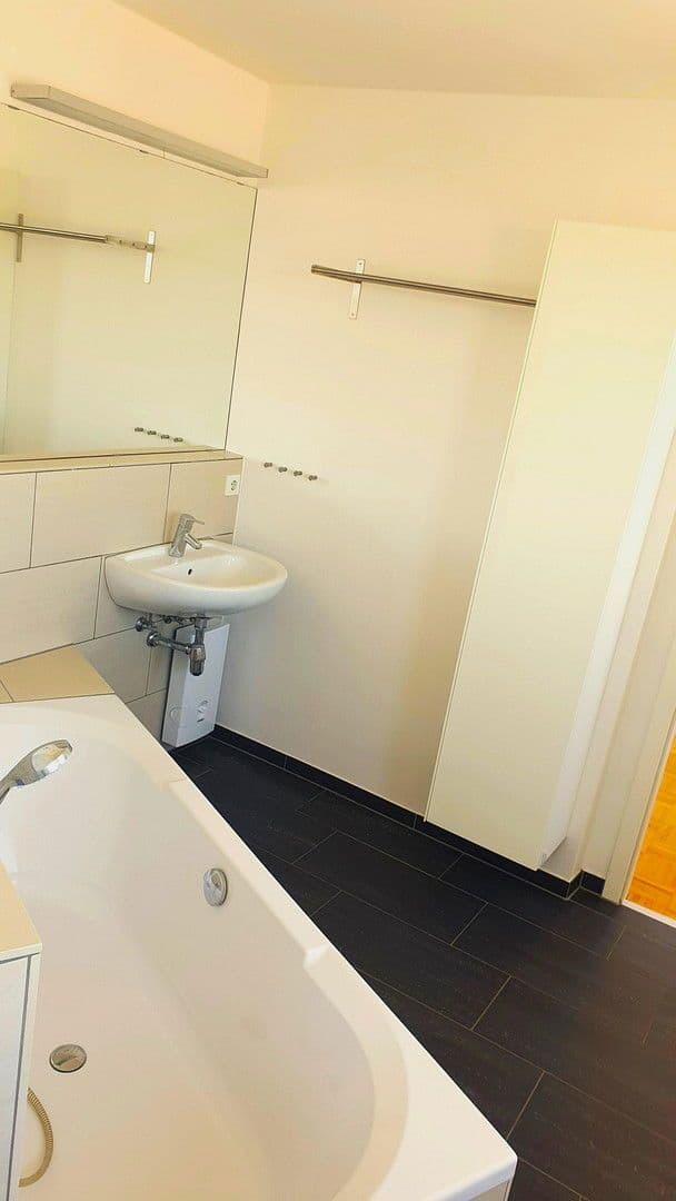 Prodej bytu 3+1 106 m², Köln, Severní Porýní-Vestfálsko Prodej bytu 3+1 106 m², Köln, Severní Porýní-Vestfálsko