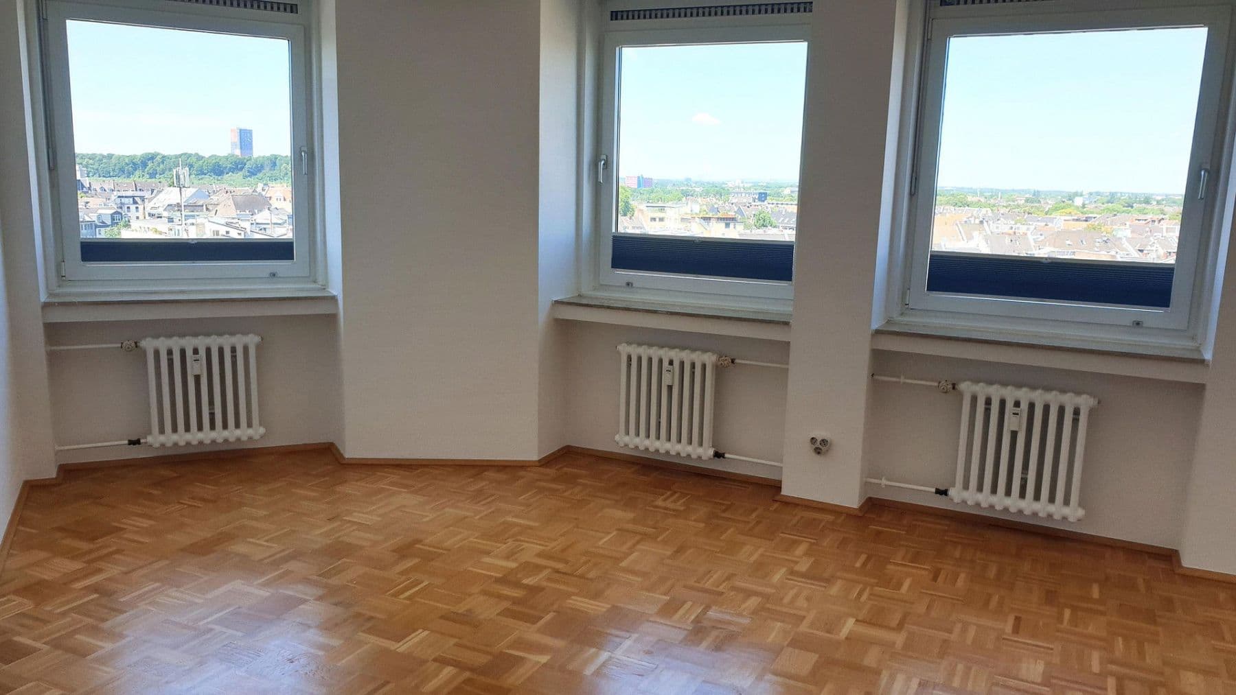 Prodej bytu 3+1 106 m², Köln, Severní Porýní-Vestfálsko Prodej bytu 3+1 106 m², Köln, Severní Porýní-Vestfálsko