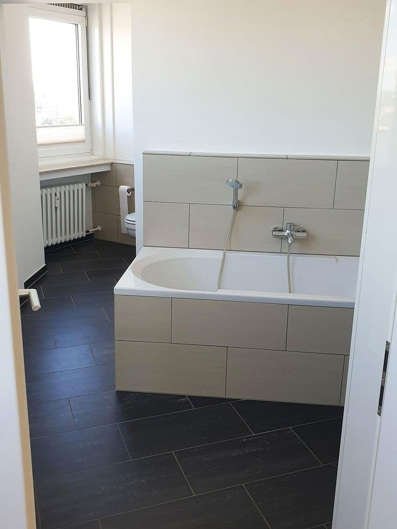 Prodej bytu 3+1 106 m², Köln, Severní Porýní-Vestfálsko Prodej bytu 3+1 106 m², Köln, Severní Porýní-Vestfálsko