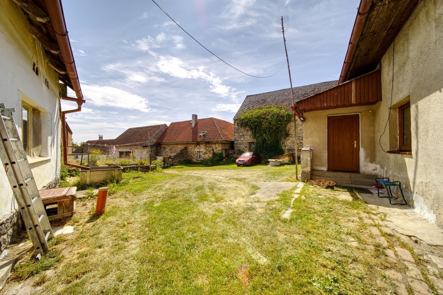 Prodej domu 2.032 m², pozemek 5.365 m², Nezdřev, Plzeňský kraj Prodej domu 2.032 m², pozemek 5.365 m², Nezdřev, Plzeňský kraj