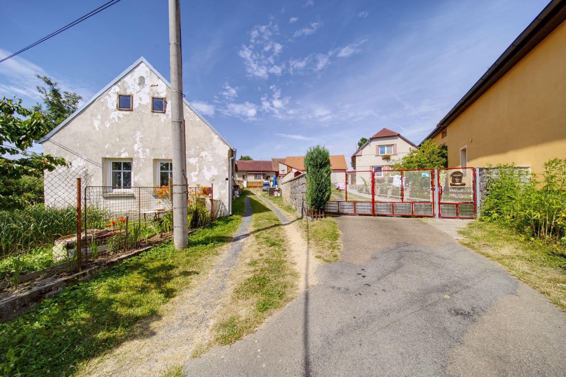 Prodej domu 2.032 m², pozemek 5.365 m², Nezdřev, Plzeňský kraj Prodej domu 2.032 m², pozemek 5.365 m², Nezdřev, Plzeňský kraj
