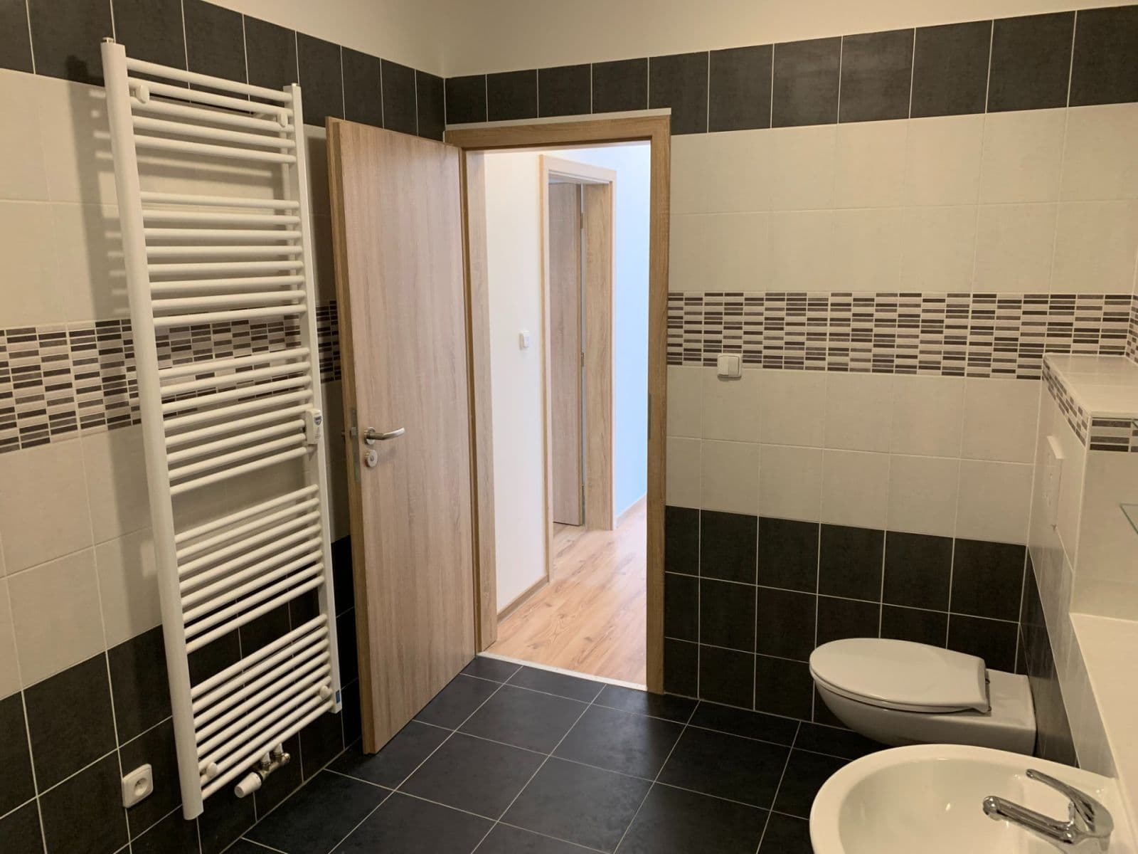 Prodej bytu 3+1 141 m², Cementářská, Praha, Praha Prodej bytu 3+1 141 m², Cementářská, Praha, Praha