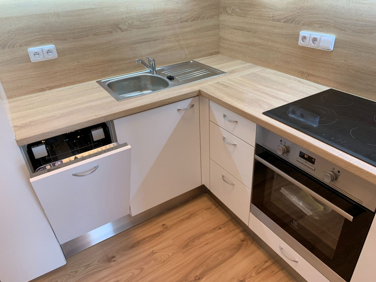 Prodej bytu 3+1 141 m², Cementářská, Praha, Praha Prodej bytu 3+1 141 m², Cementářská, Praha, Praha