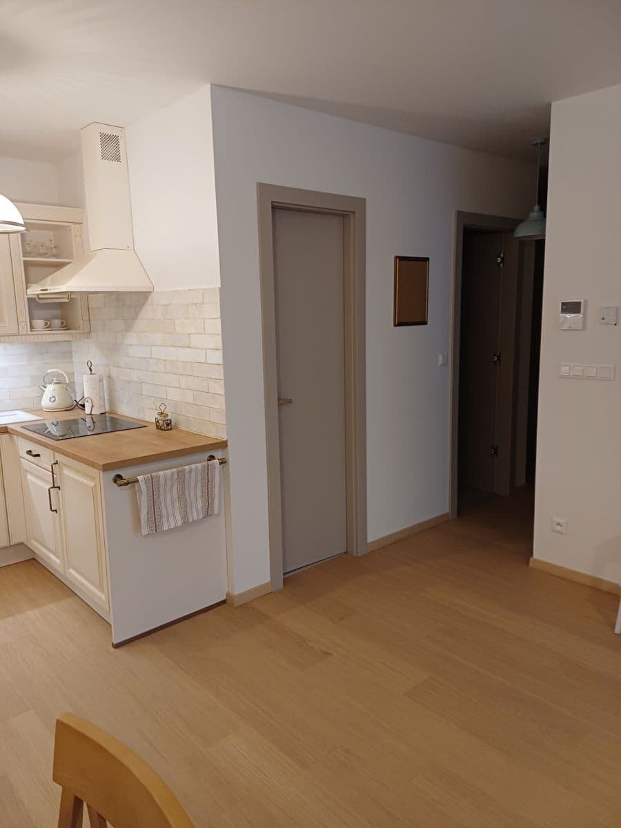 Pronájem bytu 2+1 53 m², Ružinov, Bratislavský kraj Pronájem bytu 2+1 53 m², Ružinov, Bratislavský kraj