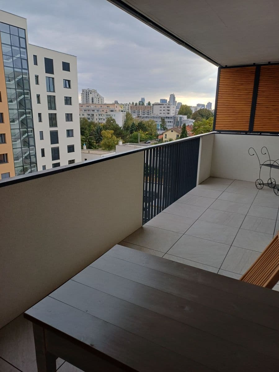 Pronájem bytu 2+1 53 m², Ružinov, Bratislavský kraj Pronájem bytu 2+1 53 m², Ružinov, Bratislavský kraj