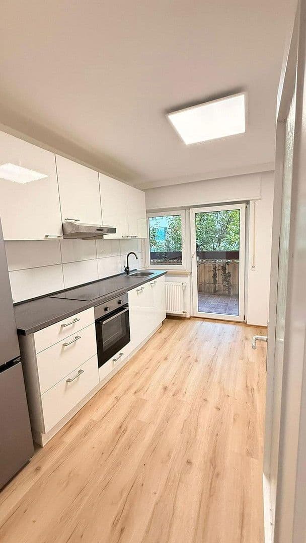 Pronájem bytu 2+1 78 m², Friedrich-Ebert Str, Dossenheim, Bádensko-Württembersko Pronájem bytu 2+1 78 m², Friedrich-Ebert Str, Dossenheim, Bádensko-Württembersko