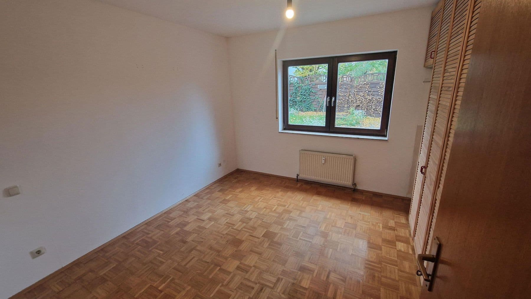 Pronájem bytu 6+1 130 m², Gau-Algesheim, Porýní-Falc Pronájem bytu 6+1 130 m², Gau-Algesheim, Porýní-Falc