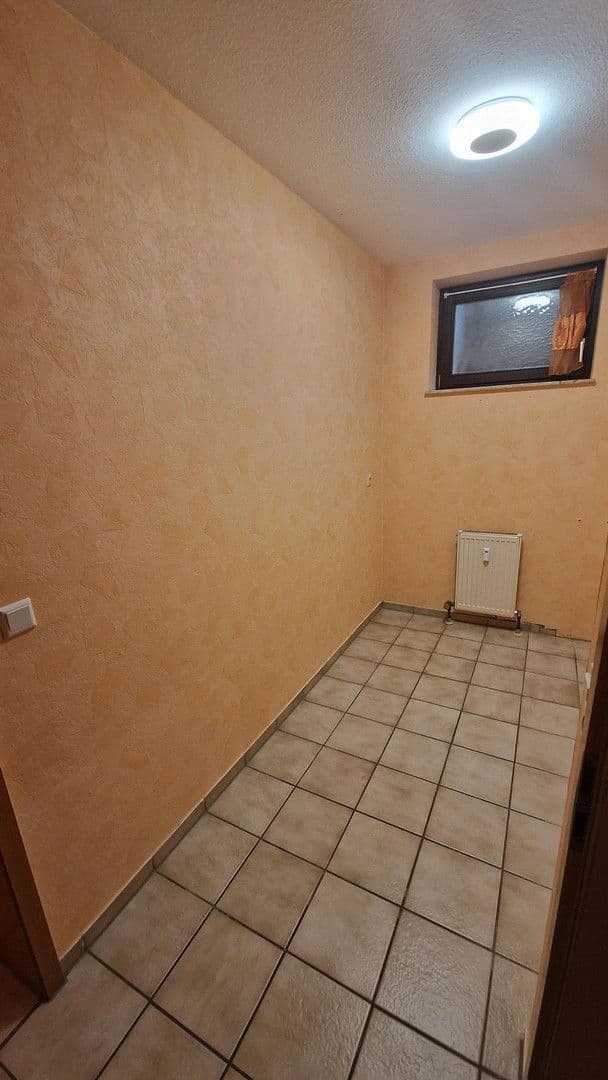 Pronájem bytu 6+1 130 m², Gau-Algesheim, Porýní-Falc Pronájem bytu 6+1 130 m², Gau-Algesheim, Porýní-Falc