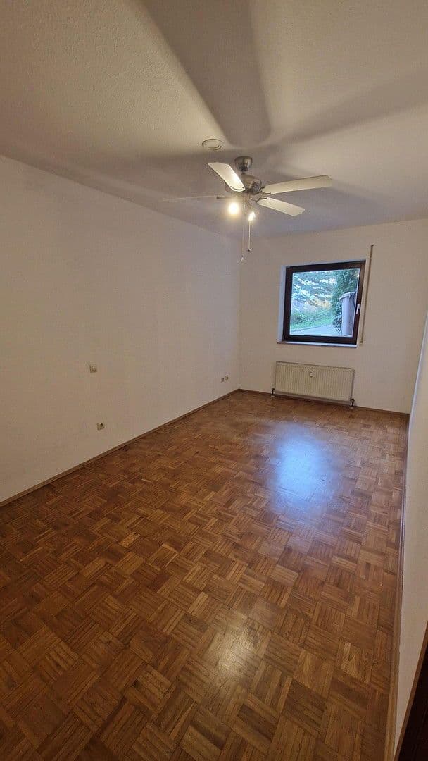 Pronájem bytu 6+1 130 m², Gau-Algesheim, Porýní-Falc Pronájem bytu 6+1 130 m², Gau-Algesheim, Porýní-Falc