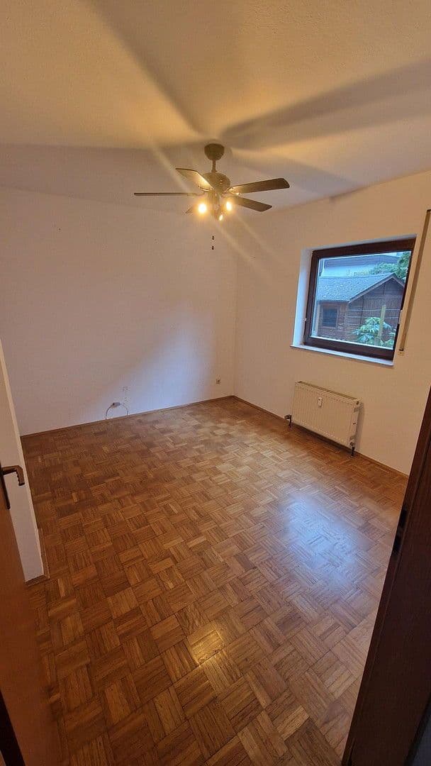 Pronájem bytu 6+1 130 m², Gau-Algesheim, Porýní-Falc Pronájem bytu 6+1 130 m², Gau-Algesheim, Porýní-Falc