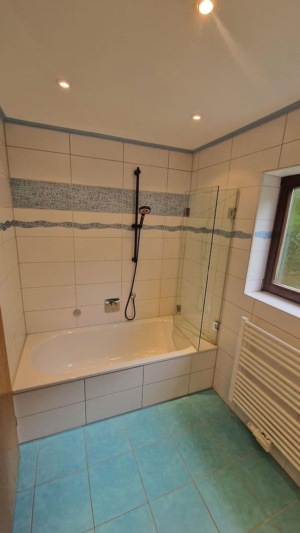 Pronájem bytu 6+1 130 m², Gau-Algesheim, Porýní-Falc Pronájem bytu 6+1 130 m², Gau-Algesheim, Porýní-Falc