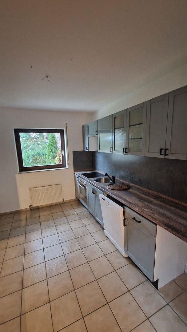 Pronájem bytu 6+1 130 m², Gau-Algesheim, Porýní-Falc Pronájem bytu 6+1 130 m², Gau-Algesheim, Porýní-Falc