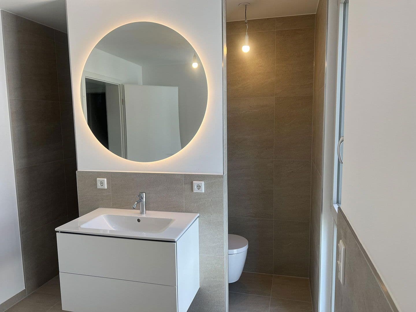 Prodej domu 218 m², pozemek 500 m², Krailling, Bavorsko Prodej domu 218 m², pozemek 500 m², Krailling, Bavorsko