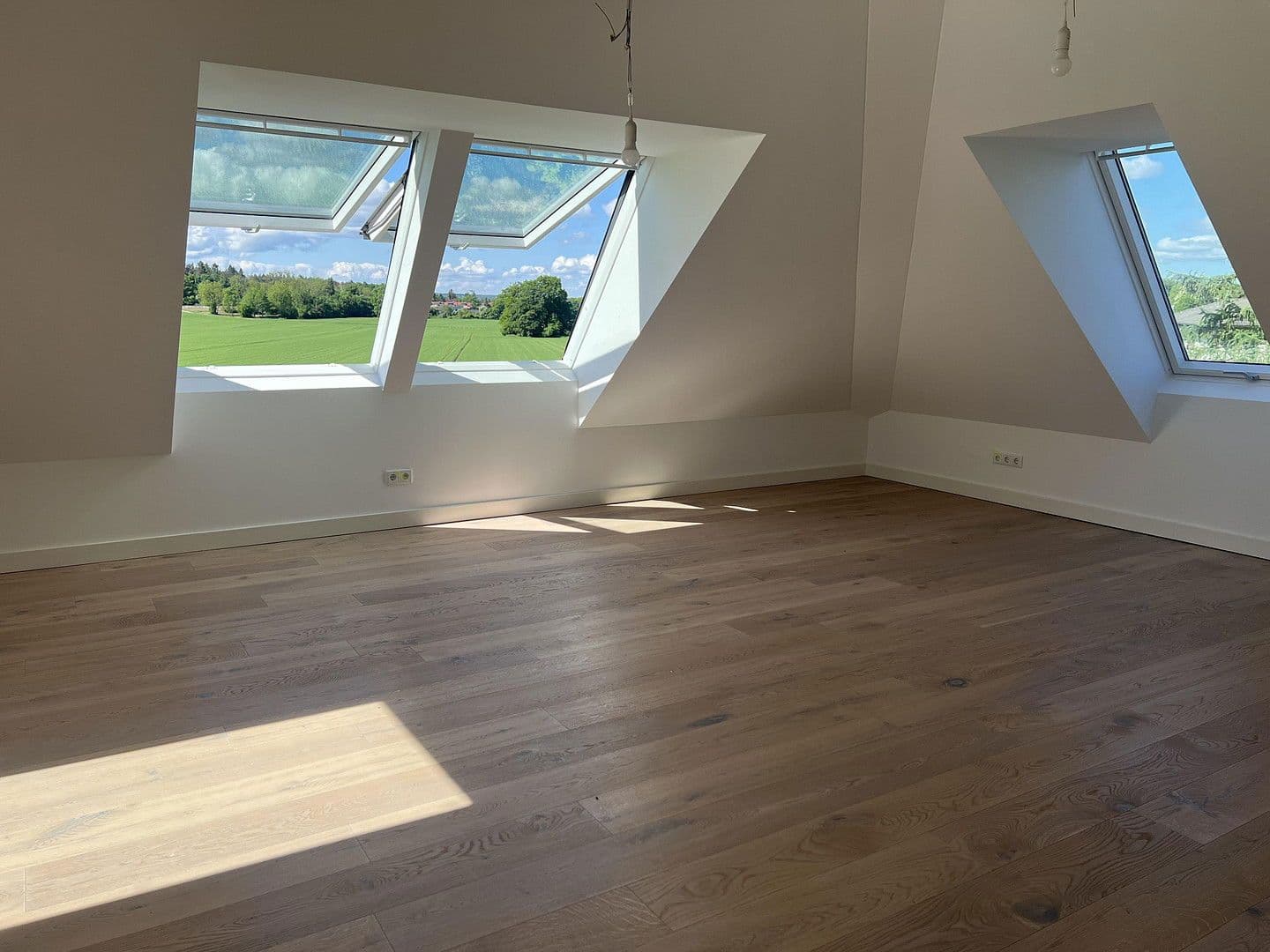 Prodej domu 218 m², pozemek 500 m², Krailling, Bavorsko Prodej domu 218 m², pozemek 500 m², Krailling, Bavorsko