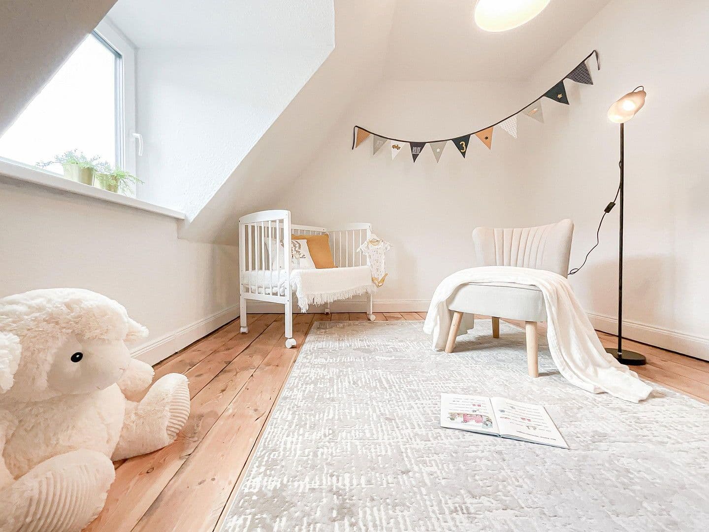 Prodej domu 102 m², pozemek 188 m², Lübeck, Šlesvicko-Holštýnsko Prodej domu 102 m², pozemek 188 m², Lübeck, Šlesvicko-Holštýnsko