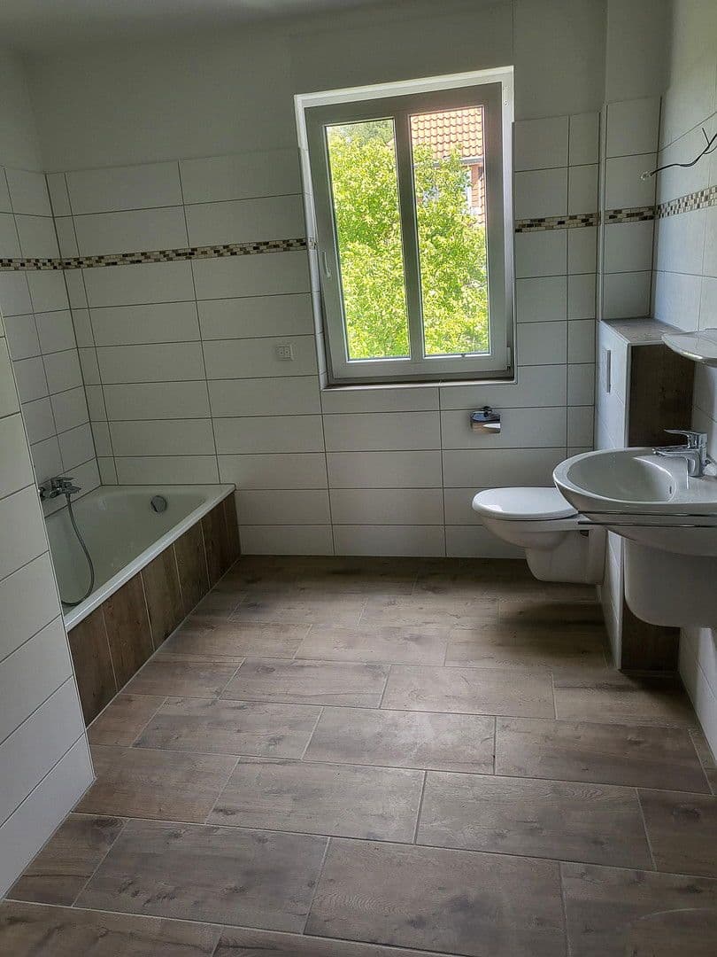 Pronájem bytu 3+1 105 m², Hannoversche Straße 24, Bückeburg, Dolní Sasko Pronájem bytu 3+1 105 m², Hannoversche Straße 24, Bückeburg, Dolní Sasko