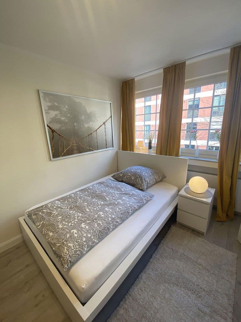 Pronájem bytu 1+1 30 m², Schinkelstr. 36 a, Düsseldorf, Severní Porýní-Vestfálsko Pronájem bytu 1+1 30 m², Schinkelstr. 36 a, Düsseldorf, Severní Porýní-Vestfálsko