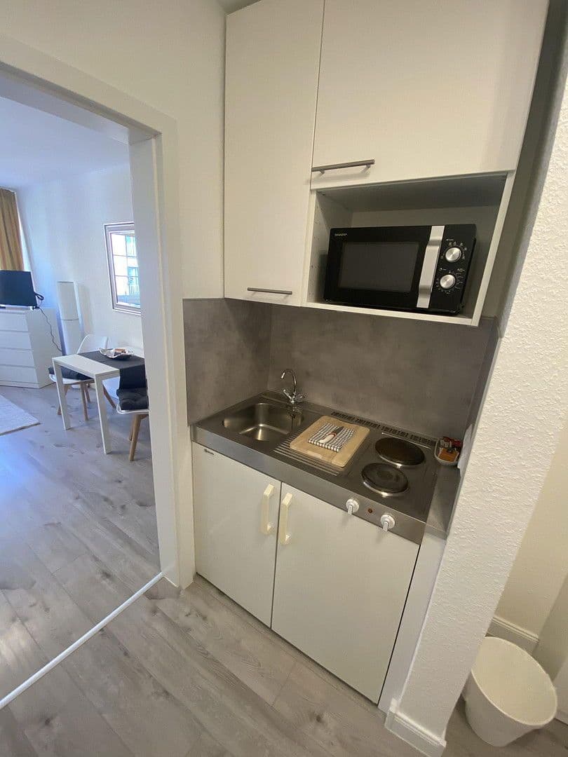 Pronájem bytu 1+1 30 m², Schinkelstr. 36 a, Düsseldorf, Severní Porýní-Vestfálsko Pronájem bytu 1+1 30 m², Schinkelstr. 36 a, Düsseldorf, Severní Porýní-Vestfálsko