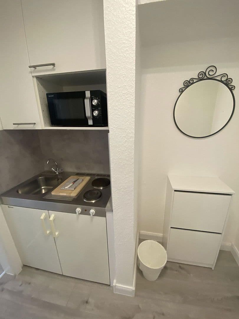 Pronájem bytu 1+1 30 m², Schinkelstr. 36 a, Düsseldorf, Severní Porýní-Vestfálsko Pronájem bytu 1+1 30 m², Schinkelstr. 36 a, Düsseldorf, Severní Porýní-Vestfálsko