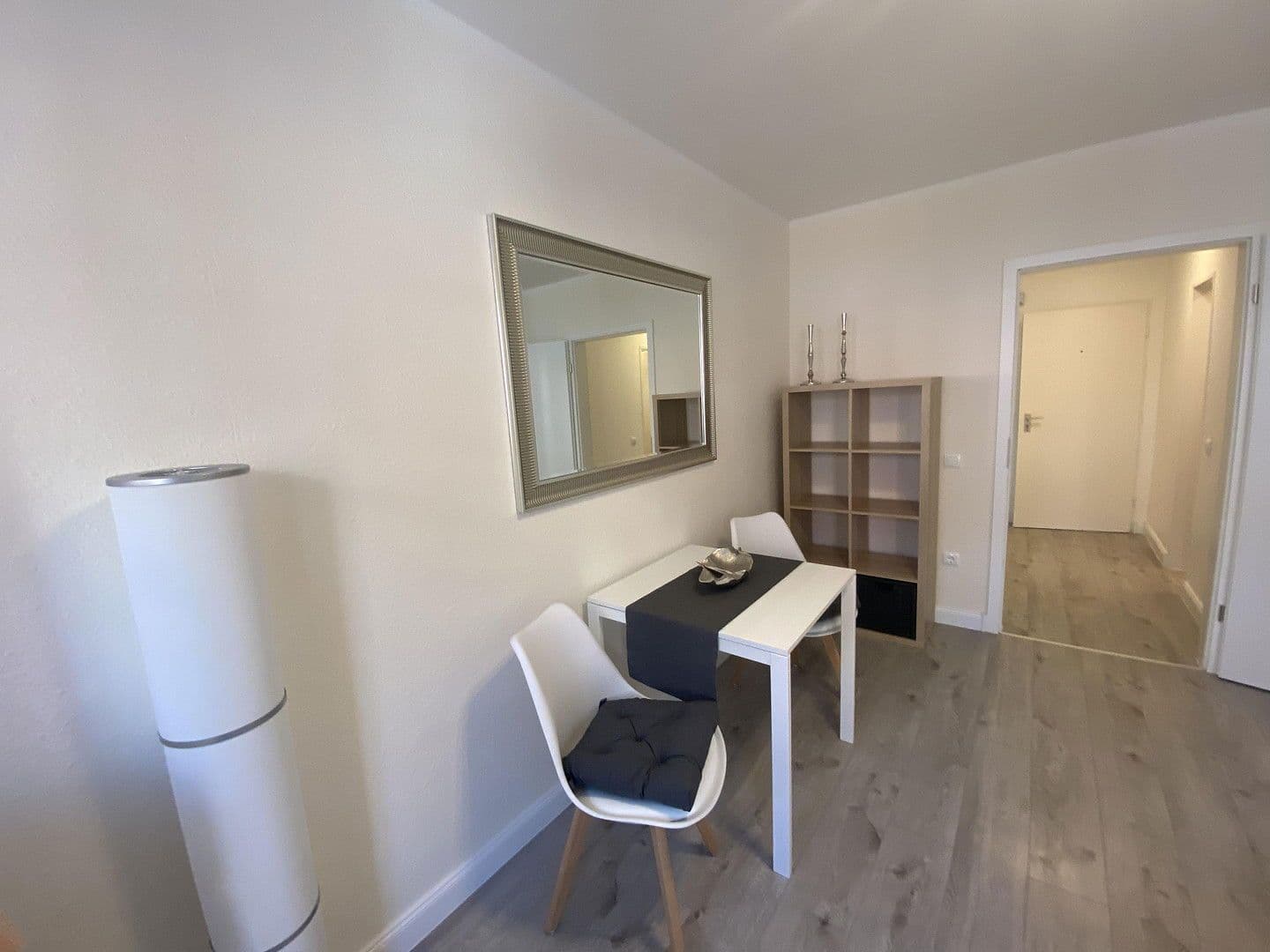 Pronájem bytu 1+1 30 m², Schinkelstr. 36 a, Düsseldorf, Severní Porýní-Vestfálsko Pronájem bytu 1+1 30 m², Schinkelstr. 36 a, Düsseldorf, Severní Porýní-Vestfálsko