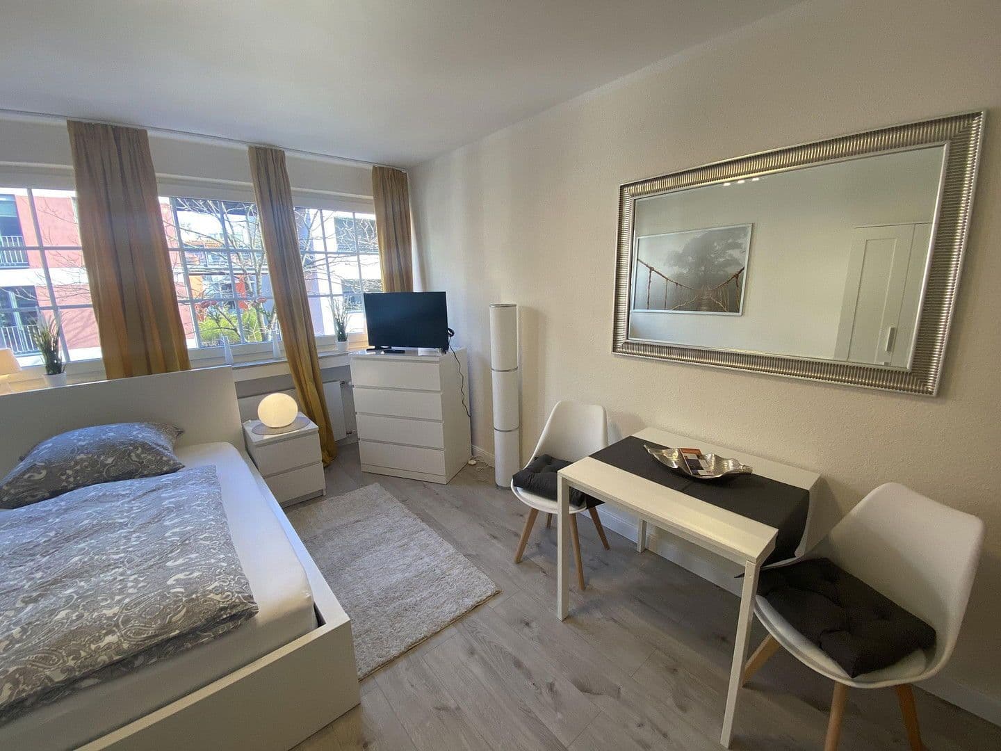 Pronájem bytu 1+1 30 m², Schinkelstr. 36 a, Düsseldorf, Severní Porýní-Vestfálsko Pronájem bytu 1+1 30 m², Schinkelstr. 36 a, Düsseldorf, Severní Porýní-Vestfálsko