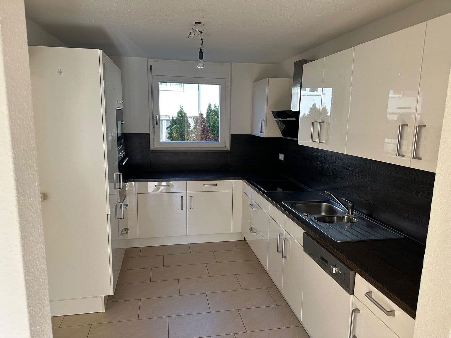 Prodej domu 141 m², pozemek 200 m², Flein, Bádensko-Württembersko Prodej domu 141 m², pozemek 200 m², Flein, Bádensko-Württembersko