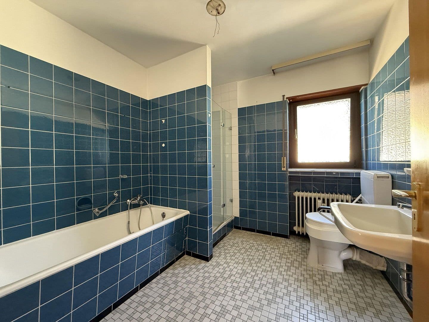 Prodej domu 265 m², pozemek 692 m², Goethestraße 41, Hirschberg an der Bergstraße, Bádensko-Württembersko Prodej domu 265 m², pozemek 692 m², Goethestraße 41, Hirschberg an der Bergstraße, Bádensko-Württembersko