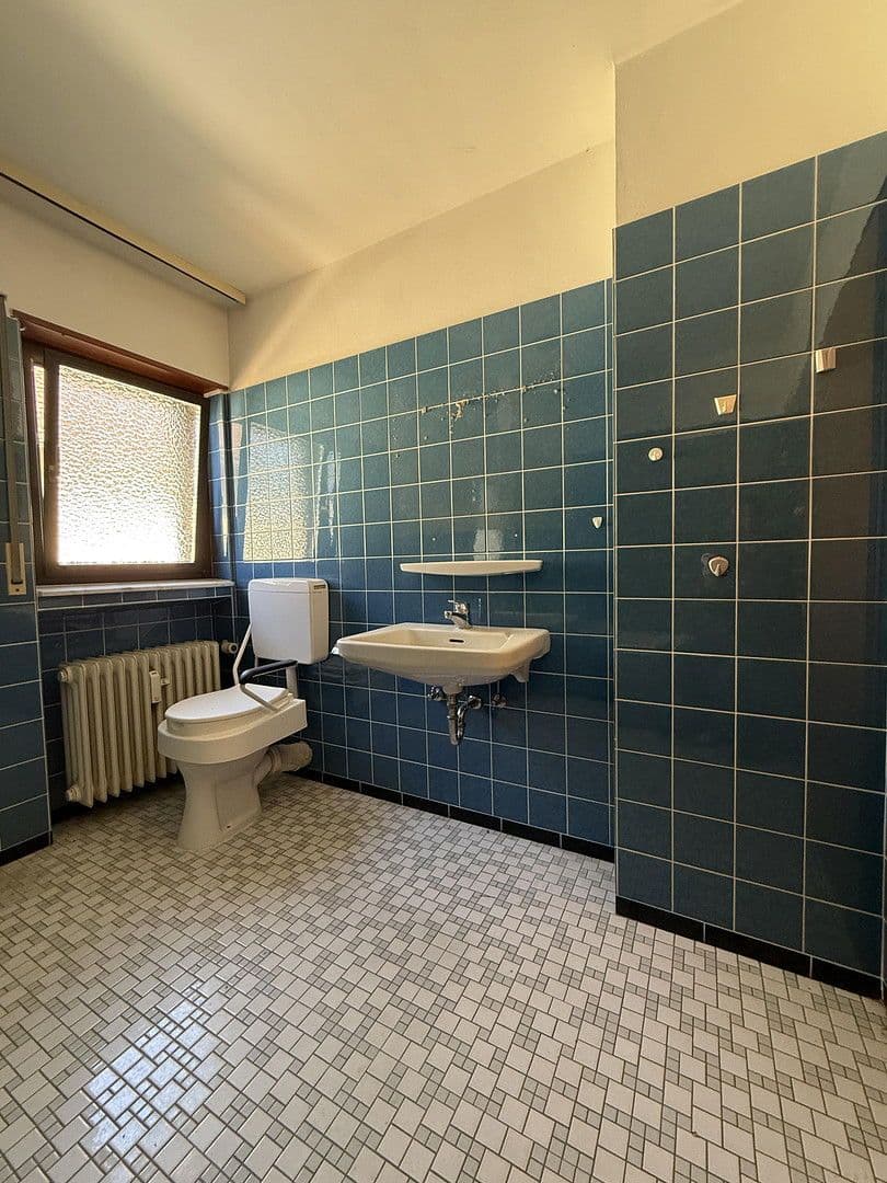 Prodej domu 265 m², pozemek 692 m², Goethestraße 41, Hirschberg an der Bergstraße, Bádensko-Württembersko Prodej domu 265 m², pozemek 692 m², Goethestraße 41, Hirschberg an der Bergstraße, Bádensko-Württembersko