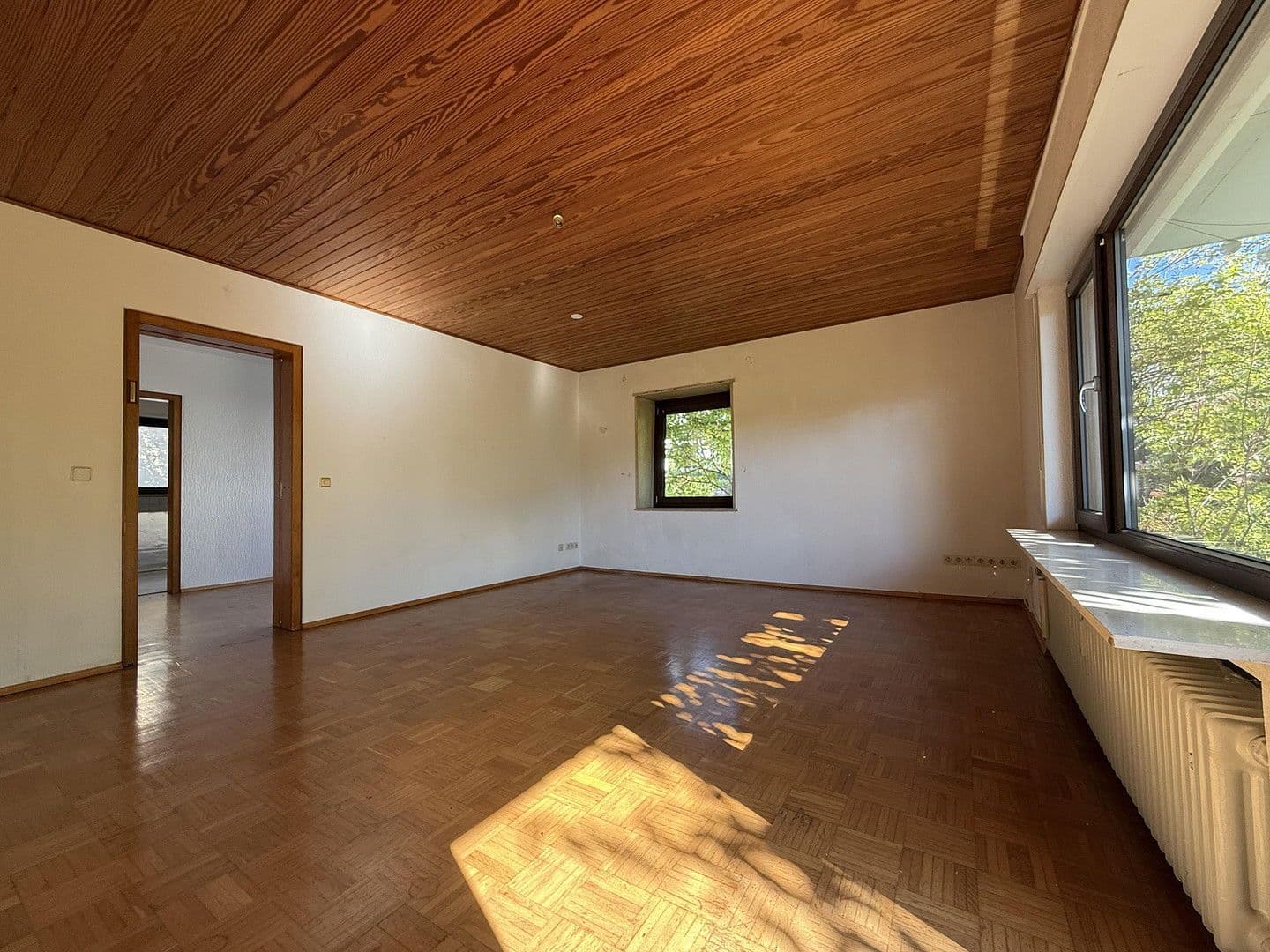 Prodej domu 265 m², pozemek 692 m², Goethestraße 41, Hirschberg an der Bergstraße, Bádensko-Württembersko Prodej domu 265 m², pozemek 692 m², Goethestraße 41, Hirschberg an der Bergstraße, Bádensko-Württembersko