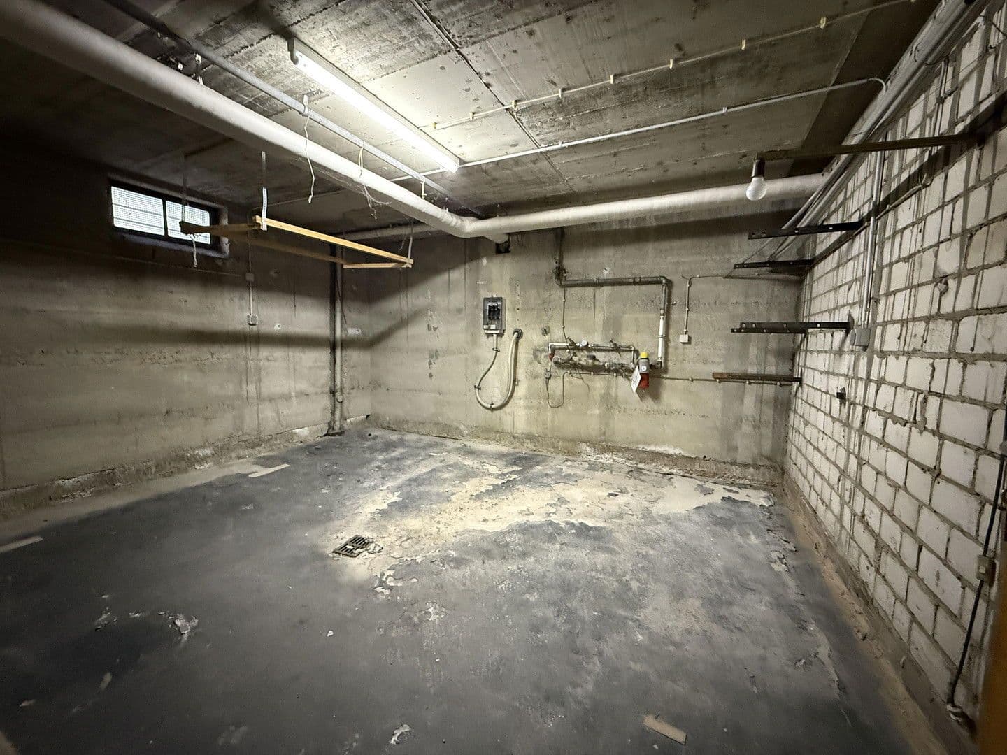 Prodej domu 265 m², pozemek 692 m², Goethestraße 41, Hirschberg an der Bergstraße, Bádensko-Württembersko Prodej domu 265 m², pozemek 692 m², Goethestraße 41, Hirschberg an der Bergstraße, Bádensko-Württembersko