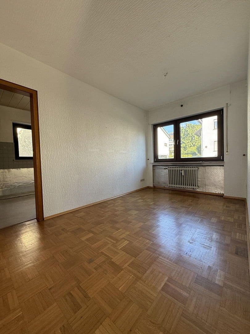 Prodej domu 265 m², pozemek 692 m², Goethestraße 41, Hirschberg an der Bergstraße, Bádensko-Württembersko Prodej domu 265 m², pozemek 692 m², Goethestraße 41, Hirschberg an der Bergstraße, Bádensko-Württembersko