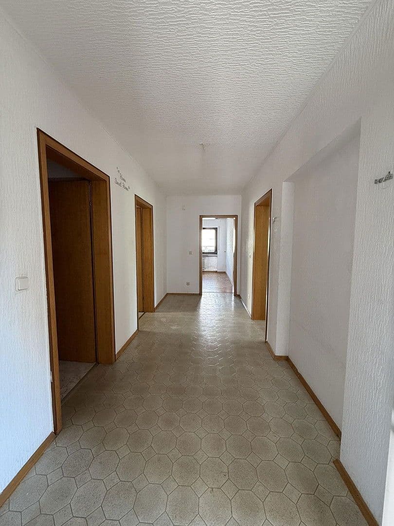 Prodej domu 265 m², pozemek 692 m², Goethestraße 41, Hirschberg an der Bergstraße, Bádensko-Württembersko Prodej domu 265 m², pozemek 692 m², Goethestraße 41, Hirschberg an der Bergstraße, Bádensko-Württembersko