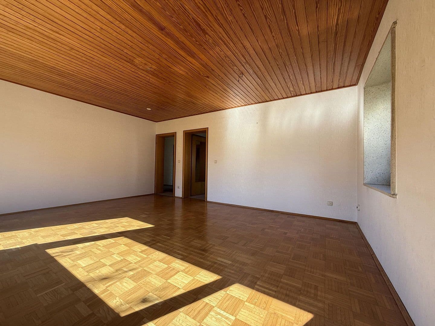 Prodej domu 265 m², pozemek 692 m², Goethestraße 41, Hirschberg an der Bergstraße, Bádensko-Württembersko Prodej domu 265 m², pozemek 692 m², Goethestraße 41, Hirschberg an der Bergstraße, Bádensko-Württembersko