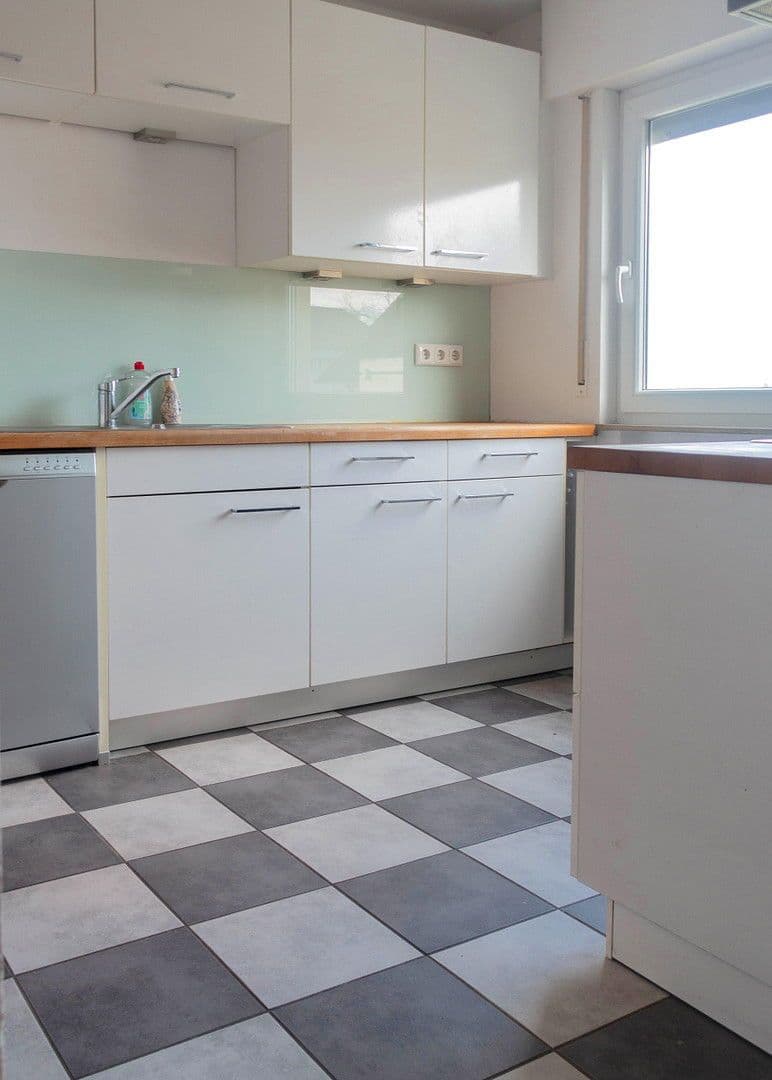 Prodej domu 199 m², pozemek 357 m², Im Haldenhau 17, Stuttgart, Bádensko-Württembersko Prodej domu 199 m², pozemek 357 m², Im Haldenhau 17, Stuttgart, Bádensko-Württembersko