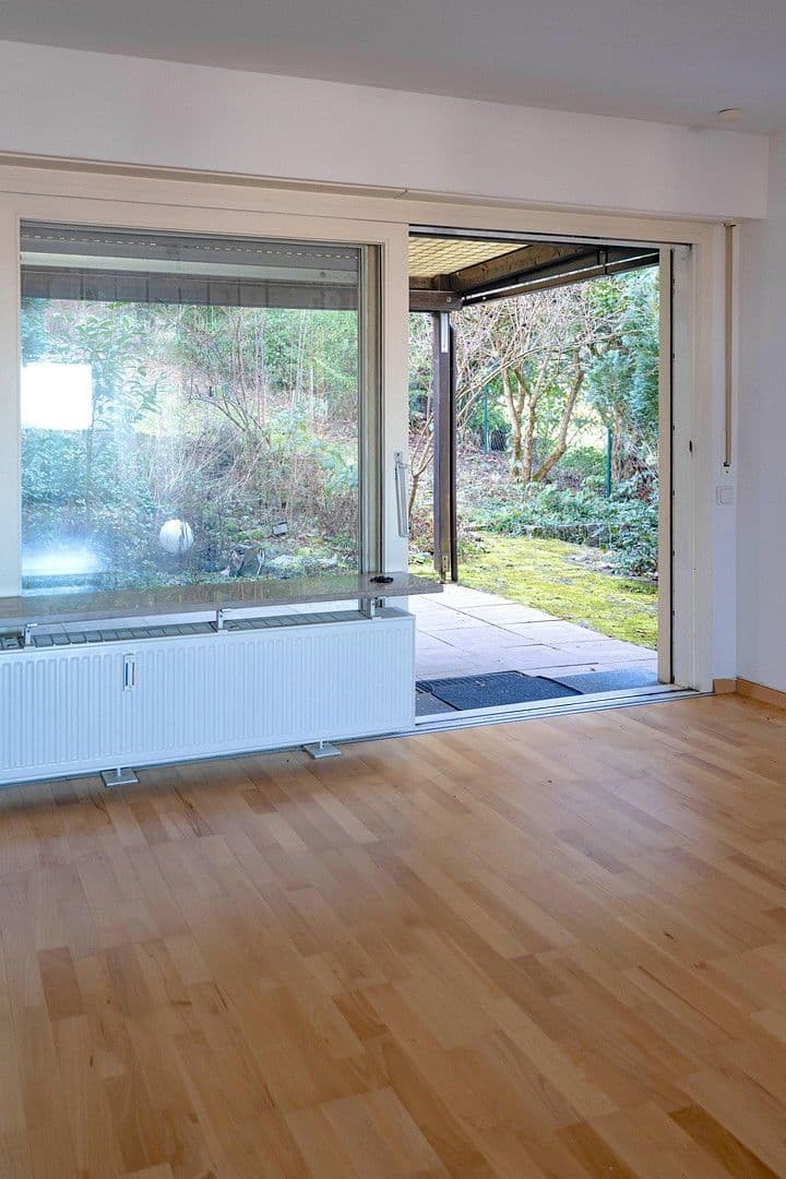Prodej domu 199 m², pozemek 357 m², Im Haldenhau 17, Stuttgart, Bádensko-Württembersko Prodej domu 199 m², pozemek 357 m², Im Haldenhau 17, Stuttgart, Bádensko-Württembersko