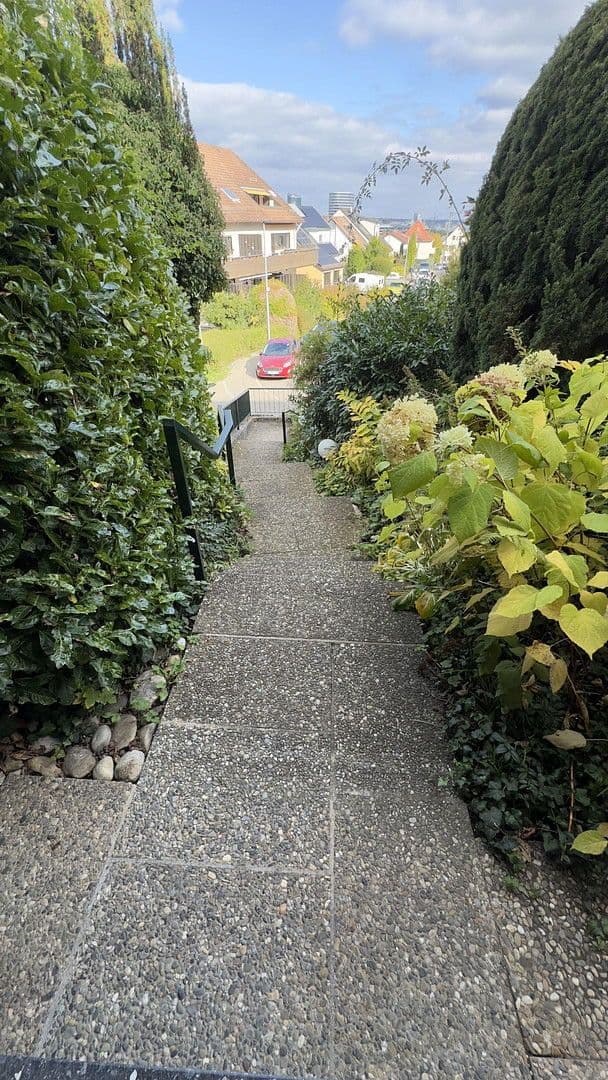 Prodej domu 199 m², pozemek 357 m², Im Haldenhau 17, Stuttgart, Bádensko-Württembersko Prodej domu 199 m², pozemek 357 m², Im Haldenhau 17, Stuttgart, Bádensko-Württembersko