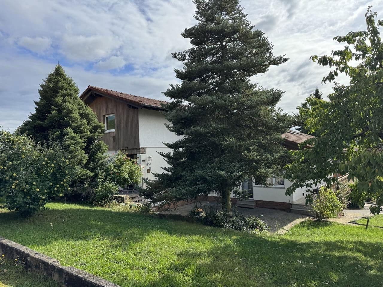 Prodej domu 408 m², pozemek 1.077 m², Martinstein, Porýní-Falc Prodej domu 408 m², pozemek 1.077 m², Martinstein, Porýní-Falc