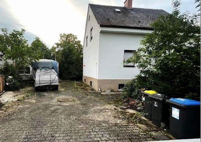 Prodej domu 110 m², pozemek 884 m², Nibelungenstr. 40, Dachau, Bavorsko Prodej domu 110 m², pozemek 884 m², Nibelungenstr. 40, Dachau, Bavorsko