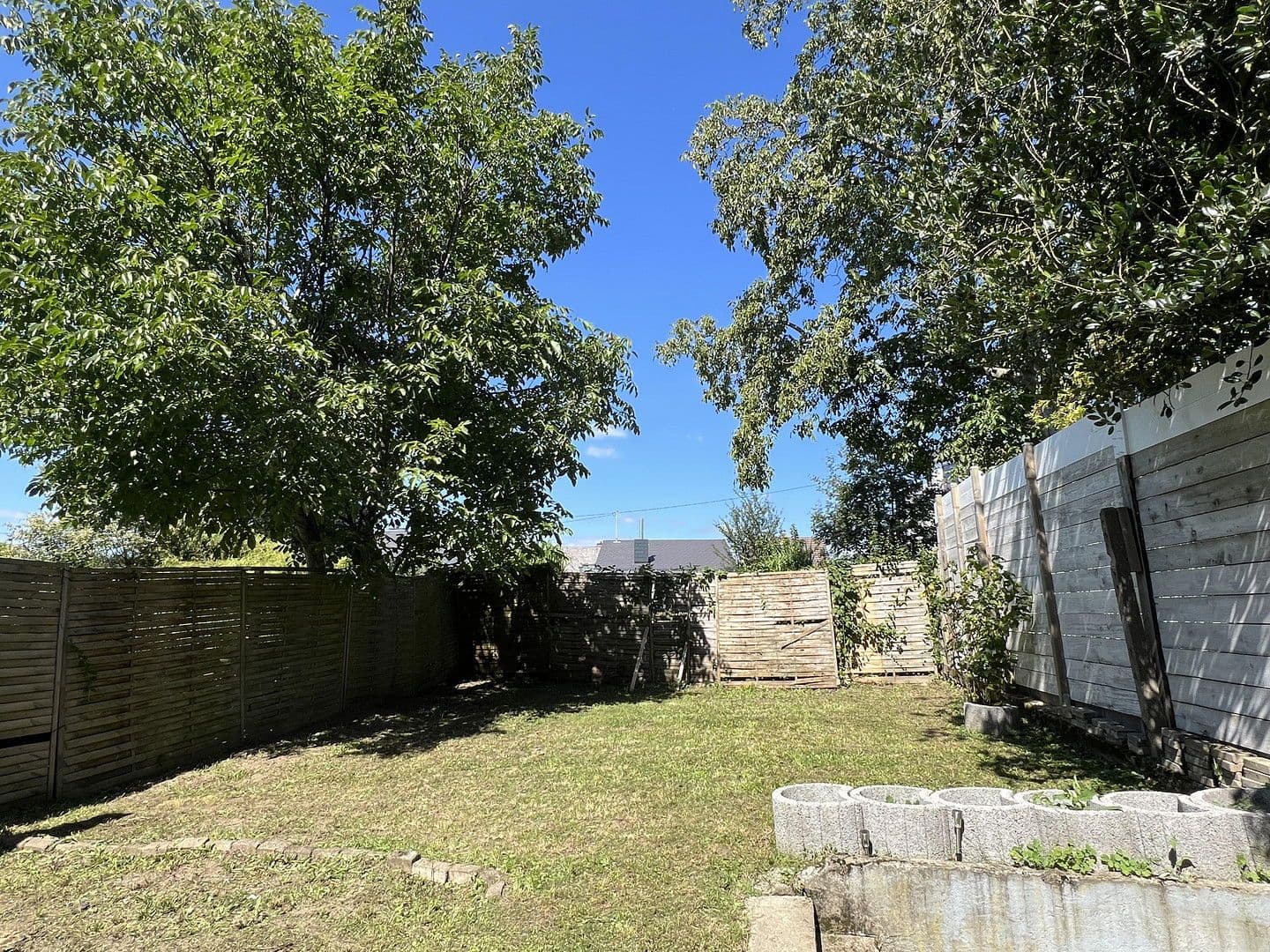 Prodej domu 100 m², pozemek 320 m², Neuhäusel, Porýní-Falc Prodej domu 100 m², pozemek 320 m², Neuhäusel, Porýní-Falc