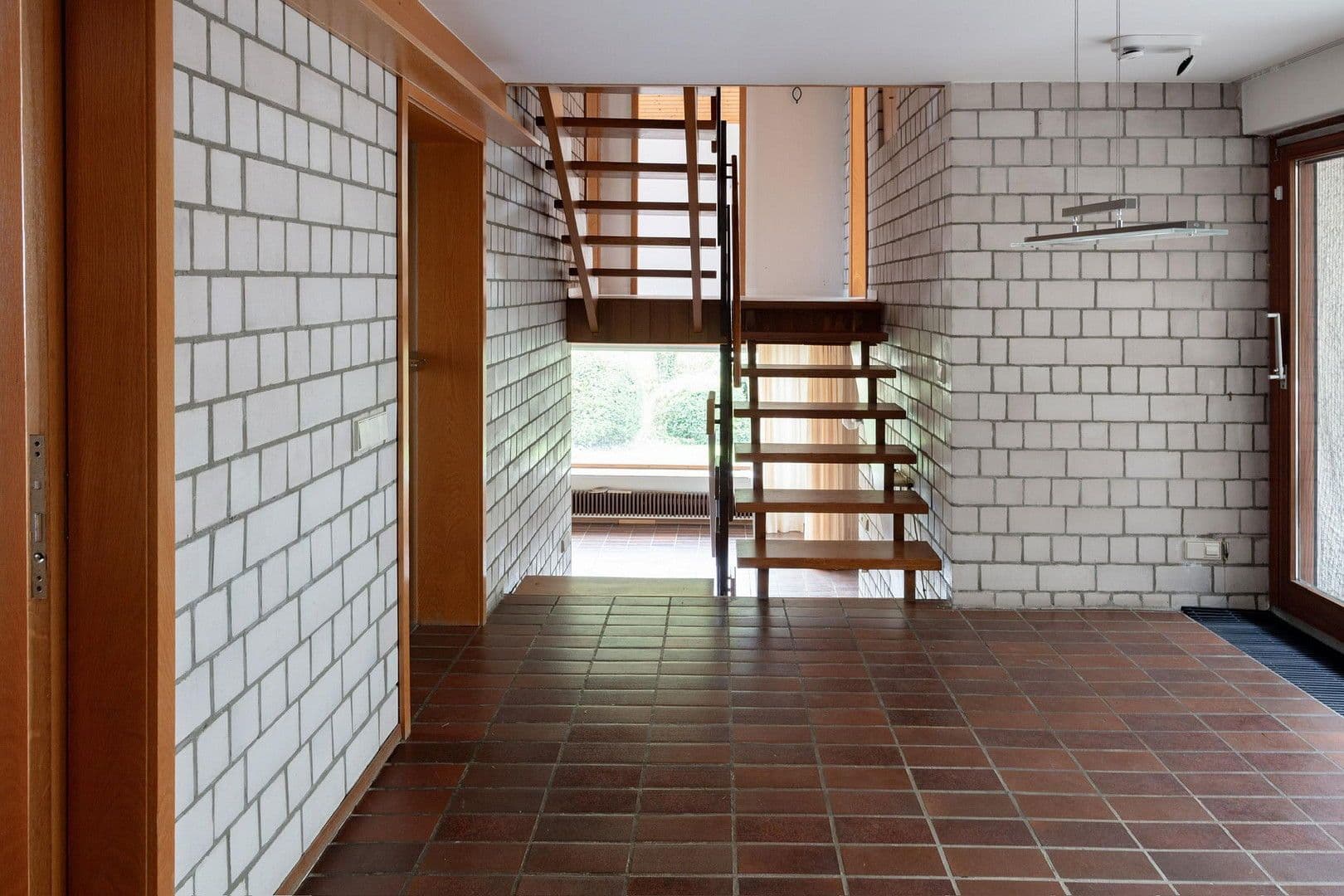 Prodej domu 160 m², pozemek 410 m², Meisenbergweg 16, Leonberg, Bádensko-Württembersko Prodej domu 160 m², pozemek 410 m², Meisenbergweg 16, Leonberg, Bádensko-Württembersko