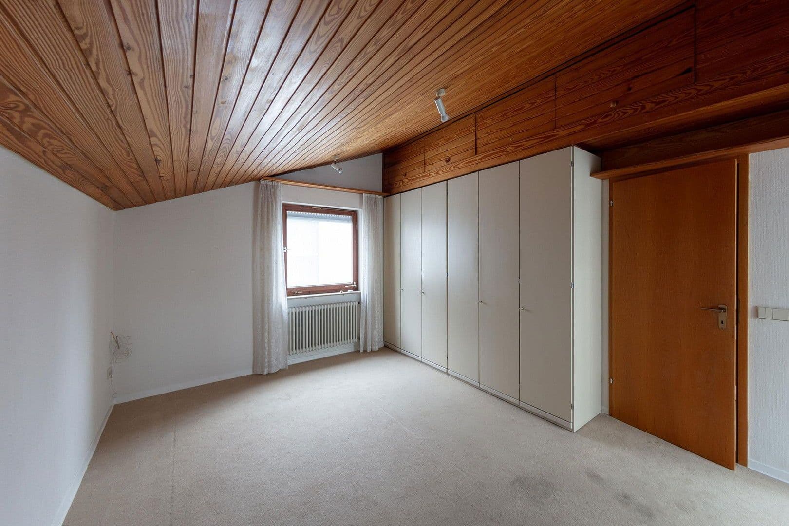 Prodej domu 160 m², pozemek 410 m², Meisenbergweg 16, Leonberg, Bádensko-Württembersko Prodej domu 160 m², pozemek 410 m², Meisenbergweg 16, Leonberg, Bádensko-Württembersko