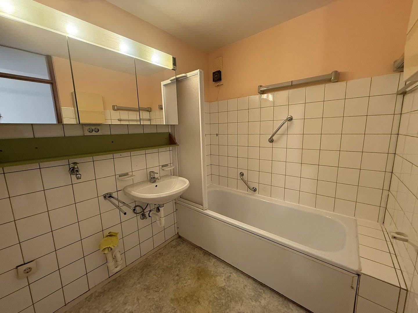 Prodej bytu 3+1 79 m², Neißestraße 6, Schwäbisch Gmünd, Bádensko-Württembersko Prodej bytu 3+1 79 m², Neißestraße 6, Schwäbisch Gmünd, Bádensko-Württembersko