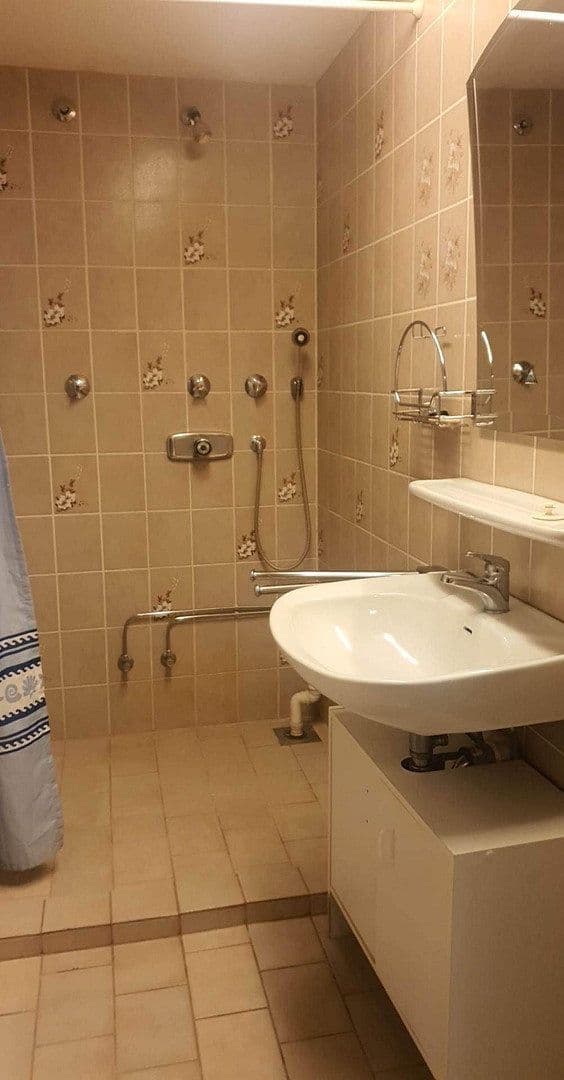 Prodej domu 240 m², pozemek 3.325 m², Riedstr.5, Munderkingen, Bádensko-Württembersko Prodej domu 240 m², pozemek 3.325 m², Riedstr.5, Munderkingen, Bádensko-Württembersko