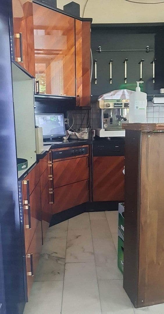 Prodej domu 240 m², pozemek 3.325 m², Riedstr.5, Munderkingen, Bádensko-Württembersko Prodej domu 240 m², pozemek 3.325 m², Riedstr.5, Munderkingen, Bádensko-Württembersko
