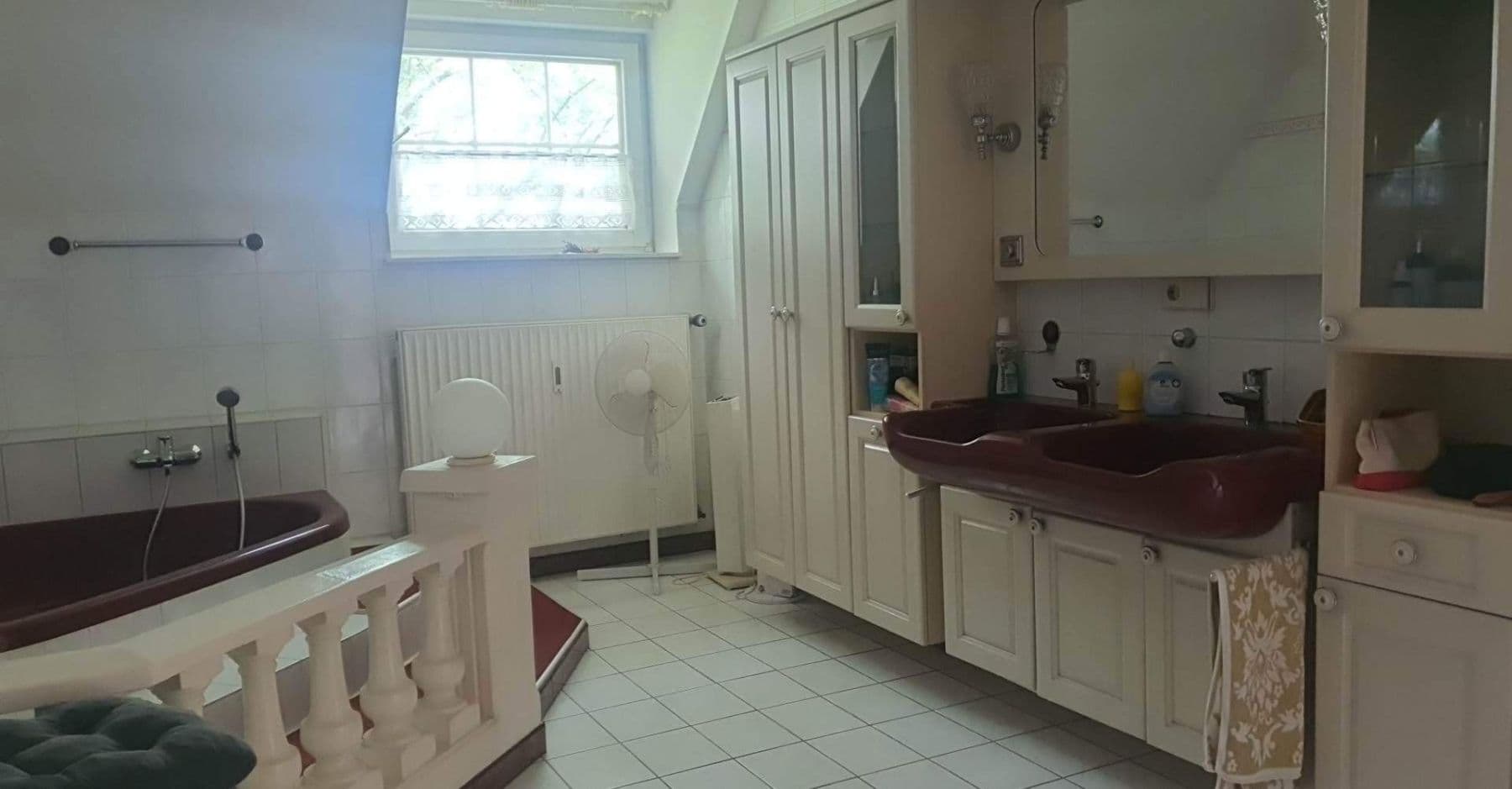 Prodej domu 240 m², pozemek 3.325 m², Riedstr.5, Munderkingen, Bádensko-Württembersko Prodej domu 240 m², pozemek 3.325 m², Riedstr.5, Munderkingen, Bádensko-Württembersko