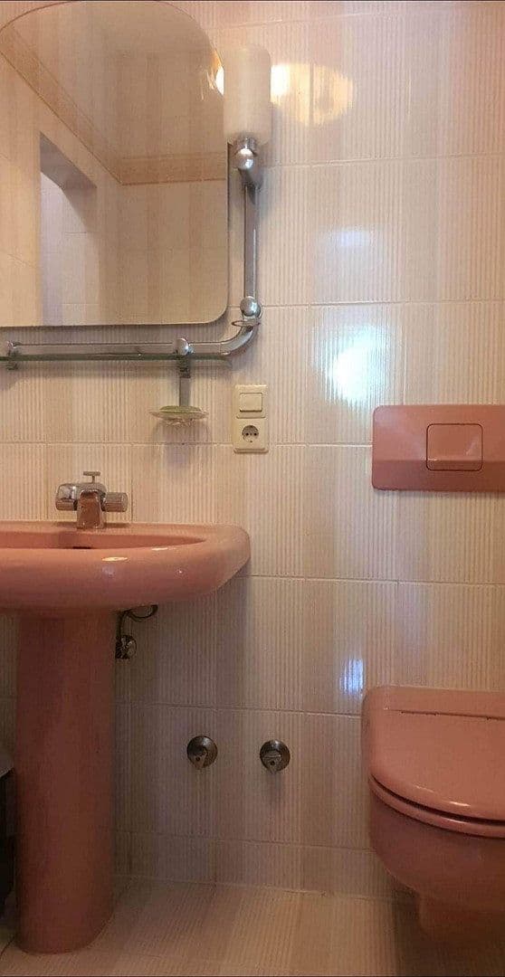 Prodej domu 240 m², pozemek 3.325 m², Riedstr.5, Munderkingen, Bádensko-Württembersko Prodej domu 240 m², pozemek 3.325 m², Riedstr.5, Munderkingen, Bádensko-Württembersko
