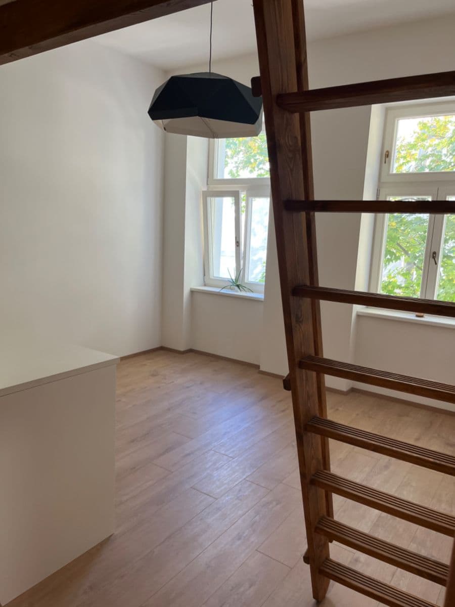 Pronájem bytu 1+kk 17 m², Sokolská, Praha, Praha Pronájem bytu 1+kk 17 m², Sokolská, Praha, Praha