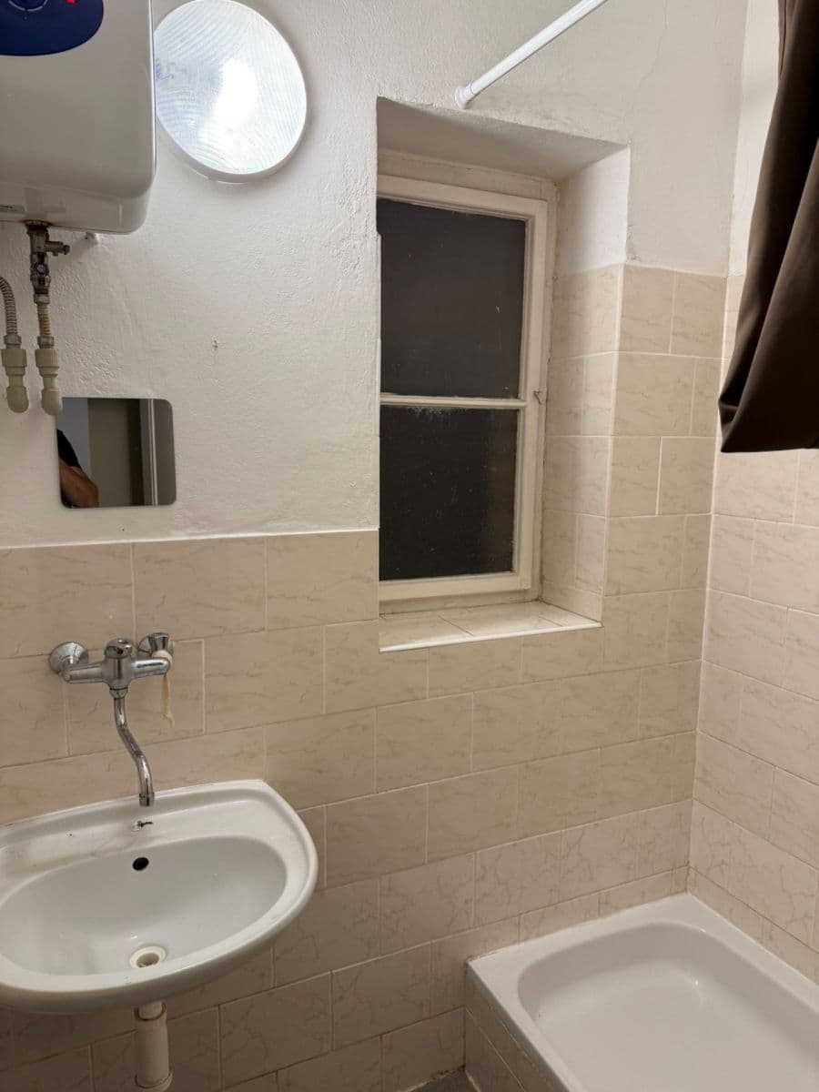 Pronájem nebytového prostoru 52 m², Čechova, Praha, Praha Pronájem nebytového prostoru 52 m², Čechova, Praha, Praha