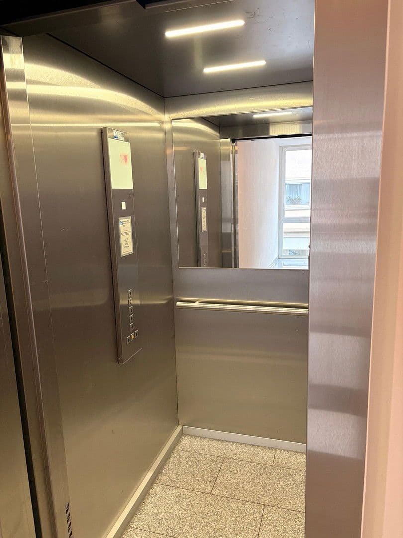 Pronájem bytu 1+1 50 m², Bonn, Severní Porýní-Vestfálsko Pronájem bytu 1+1 50 m², Bonn, Severní Porýní-Vestfálsko