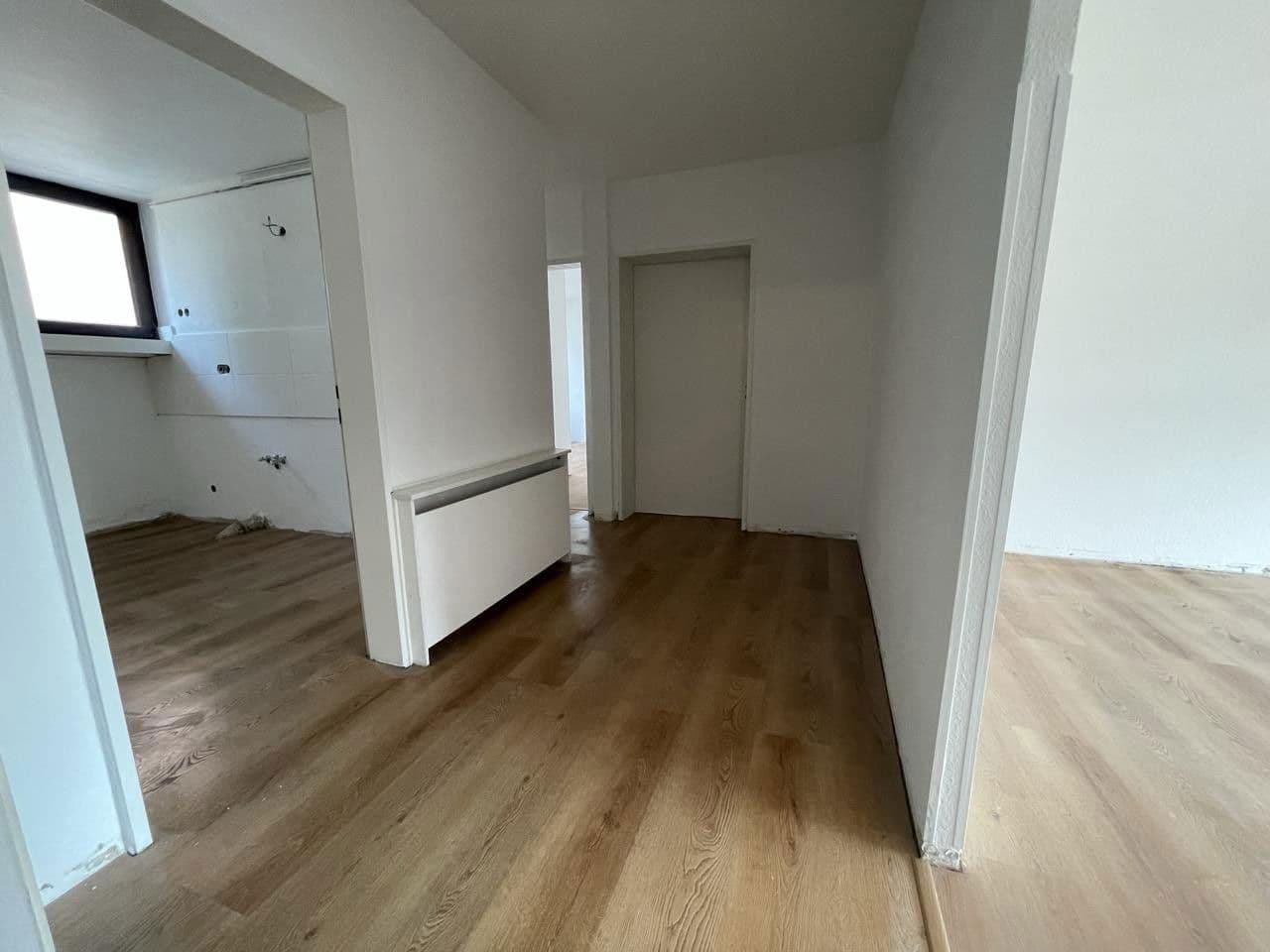 Prodej bytu 4+1 99 m², Erich-Ollenhauer-Straße, Düsseldorf, Severní Porýní-Vestfálsko Prodej bytu 4+1 99 m², Erich-Ollenhauer-Straße, Düsseldorf, Severní Porýní-Vestfálsko